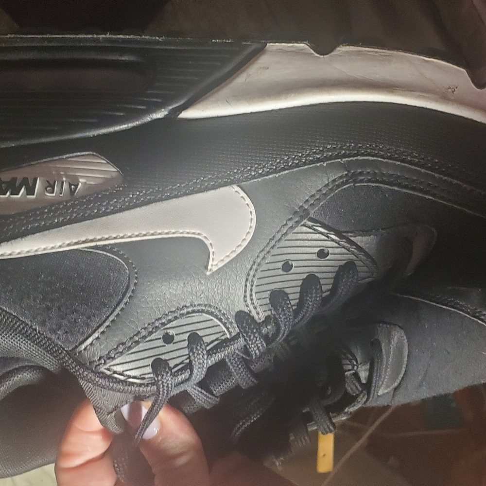 NIKE AIRMAX SZ 9.5 EXCELLENT CONDITION